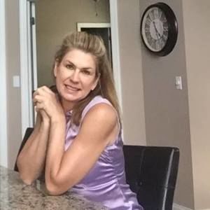 Meet your Posher, Connie